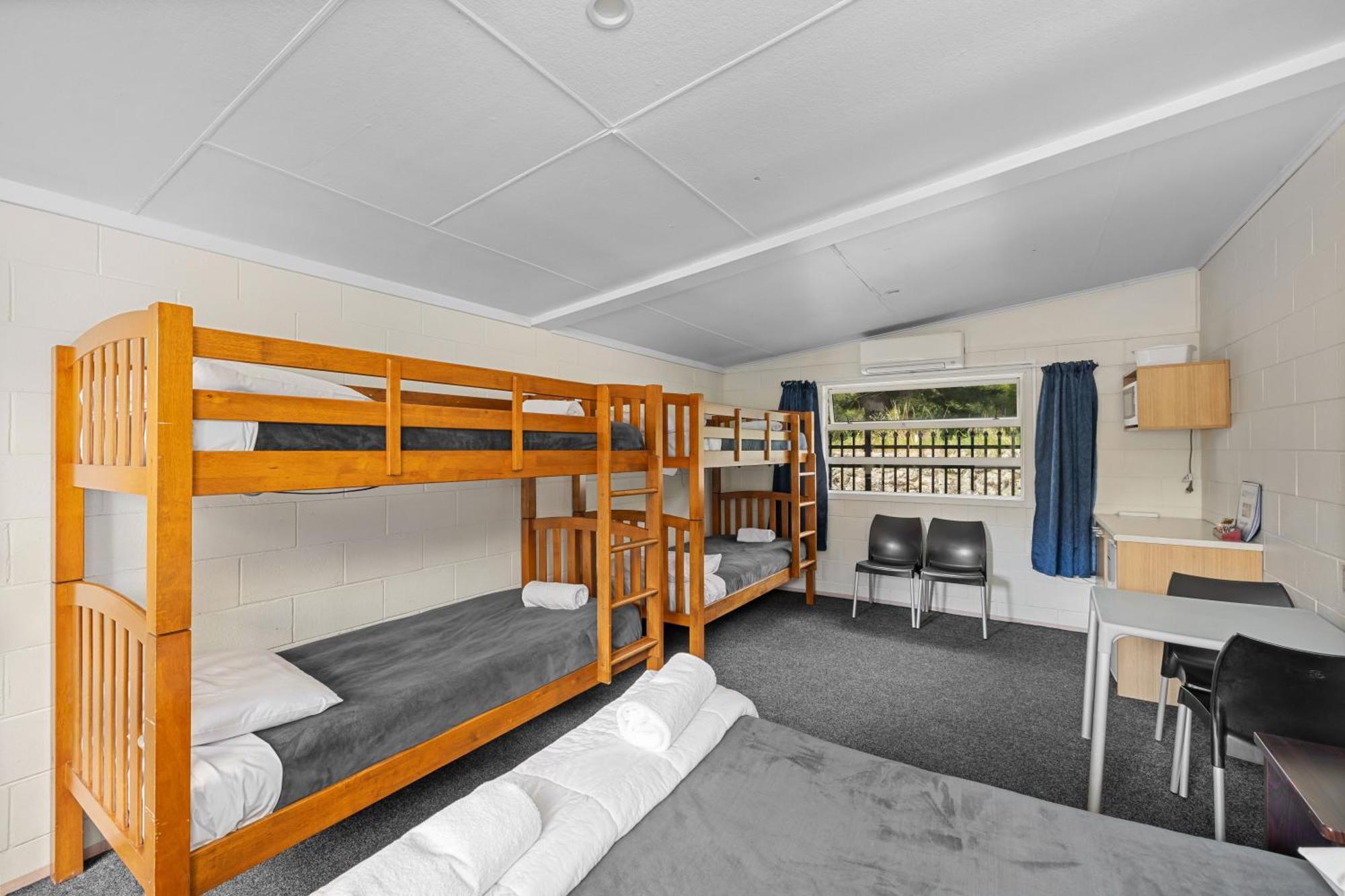 Mawley Holiday Park Мастертон Экстерьер фото